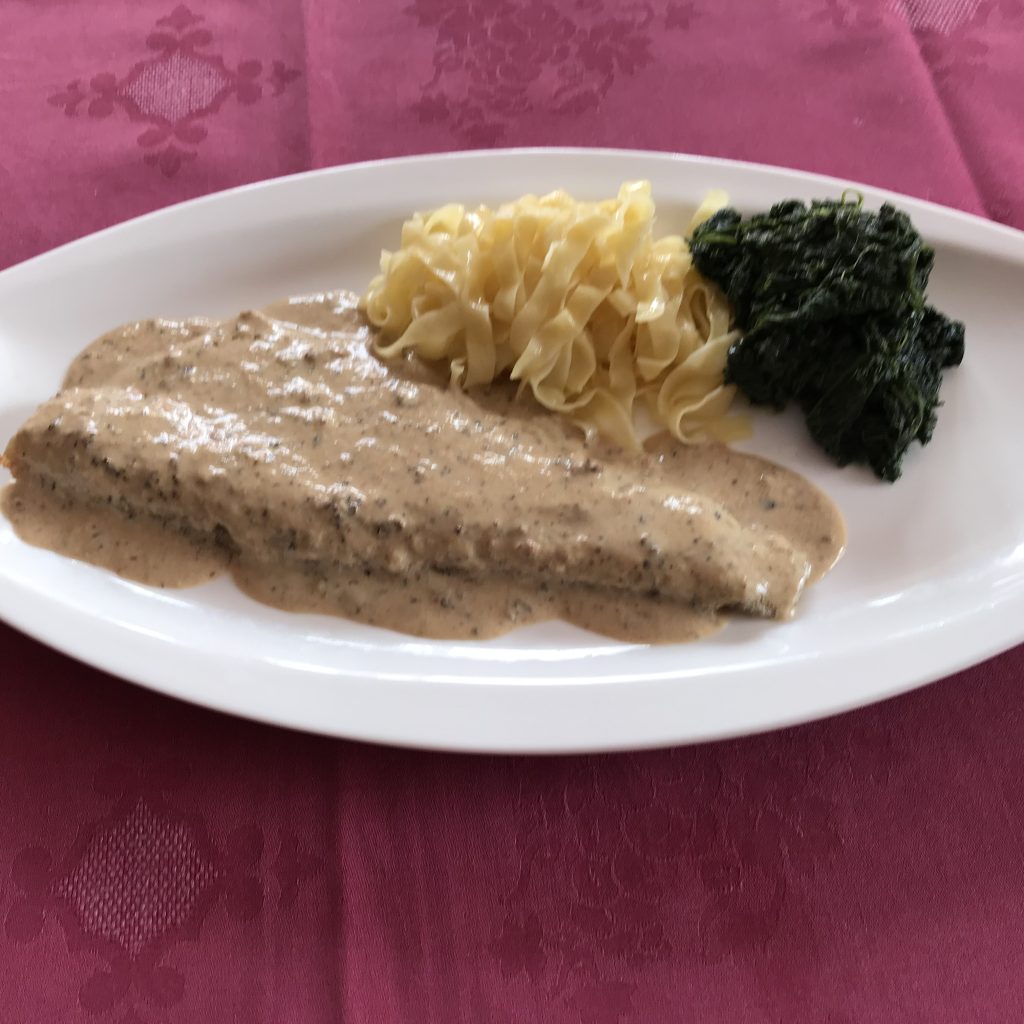 Filet de sandre a la creme de morilles