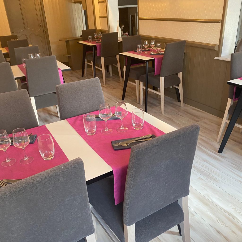 logis auberge du herisson restaurant chaux du dombief 582120